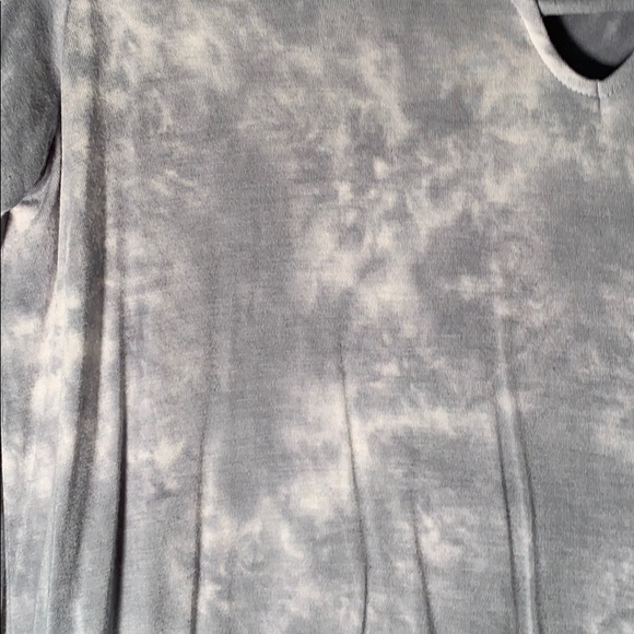 AE Soft and Sexy Long Sleeve Gray and White Top - Picture 2 of 4